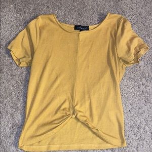 Tie front crop top!! 🧡💛